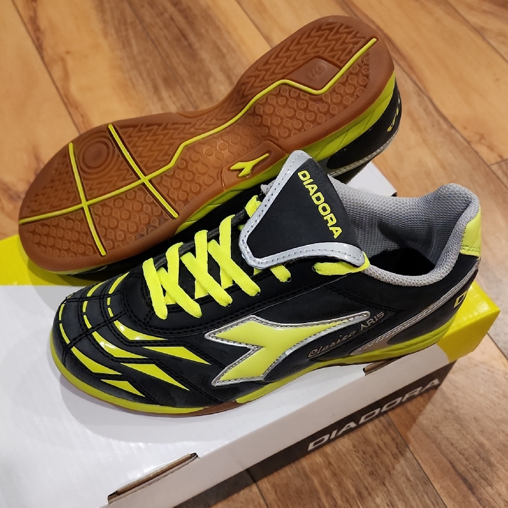 Diadora Clasico Aris ID JR Black and Neon Yellow Indoor Soccer Shoes